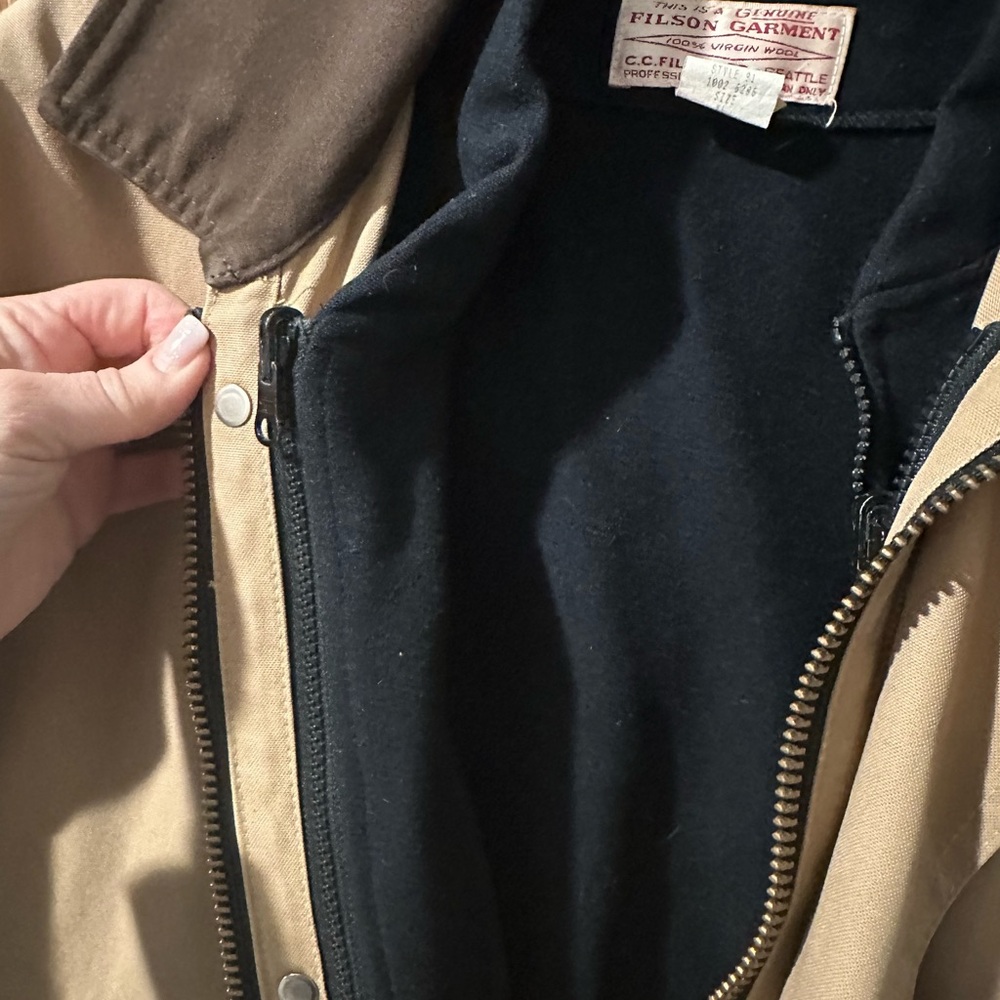 Filson Tan Work/hunting Jacket with Dark Brown Collar - Picture 5 of 7